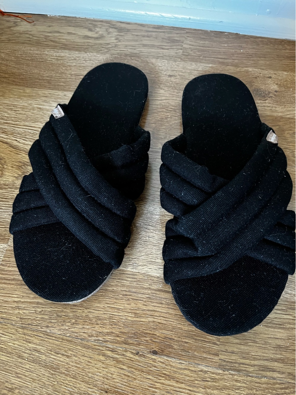Feelgoodz Zensole Black Ruched Slide Sandals - Size 9 (Cork Chip on Both Heels)